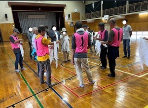 上富小学校　三角巾体験