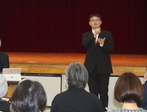 講演会の手話通訳の様子