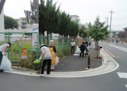 ごみゼロ運動の様子