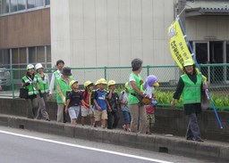 通学路の見守り様子