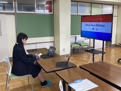 三芳東中学校での報告会の様子