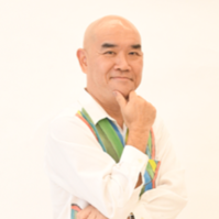 バティックアーティスト　リム・アヌアさん