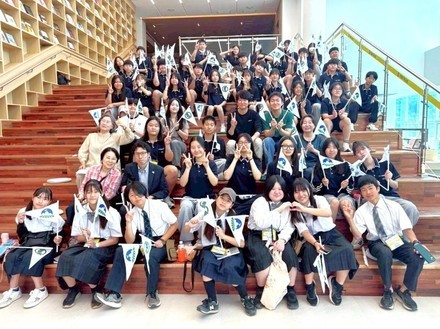 河東郡の中学校でのお別れ会セレモニーの様子