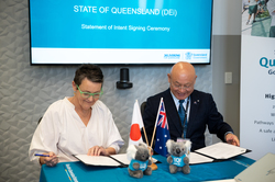 協定締結の様子