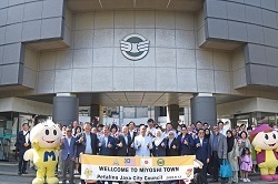 ペタリングジャヤ市訪問団との集合写真