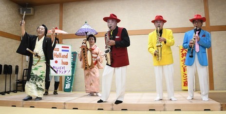 大井チンドン一座の披露